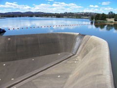 lake tuggeranong overflow